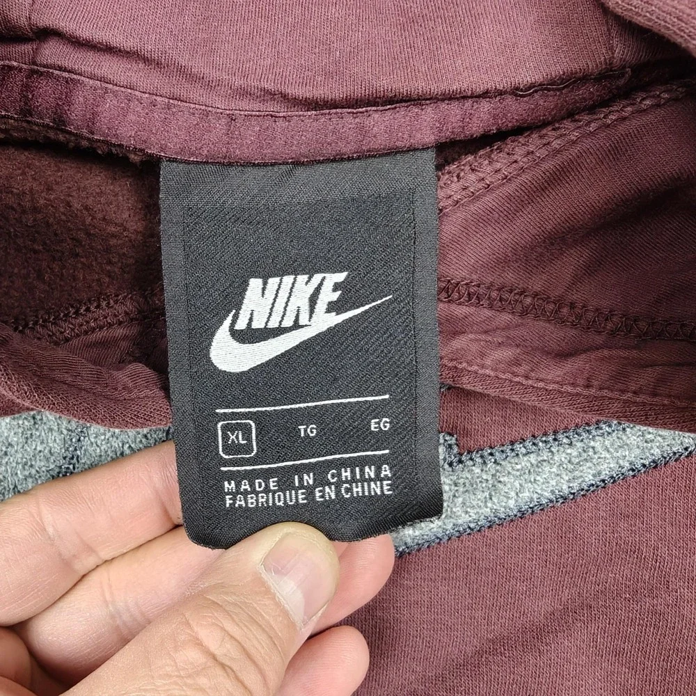 Nike Hoodie Sweatshirt Youth XL Red Pullover Fleece NIKE Swoosh‎ Graphic